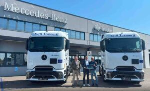 Setti Trasporti camion Mercedes Autotrasporto Astre Italia